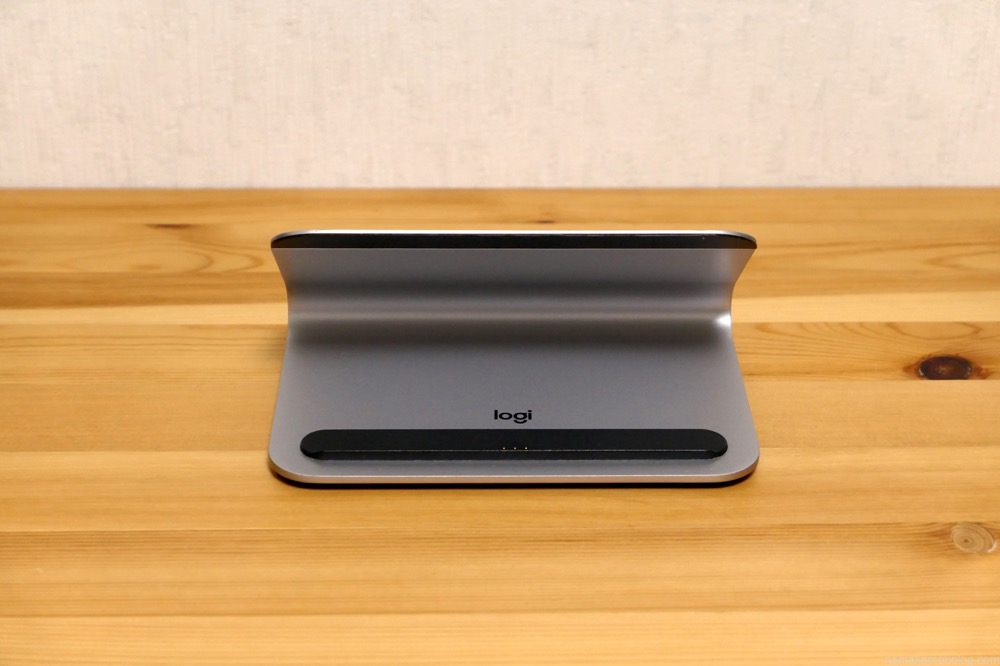 BASE for iPad Pro 9.7-inch, 10.5-inch,12.9-inch (1st and 2nd gen) Smart Connector用ワイヤレス充電スタンド